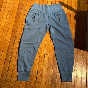 Athleta joggers never warn size M